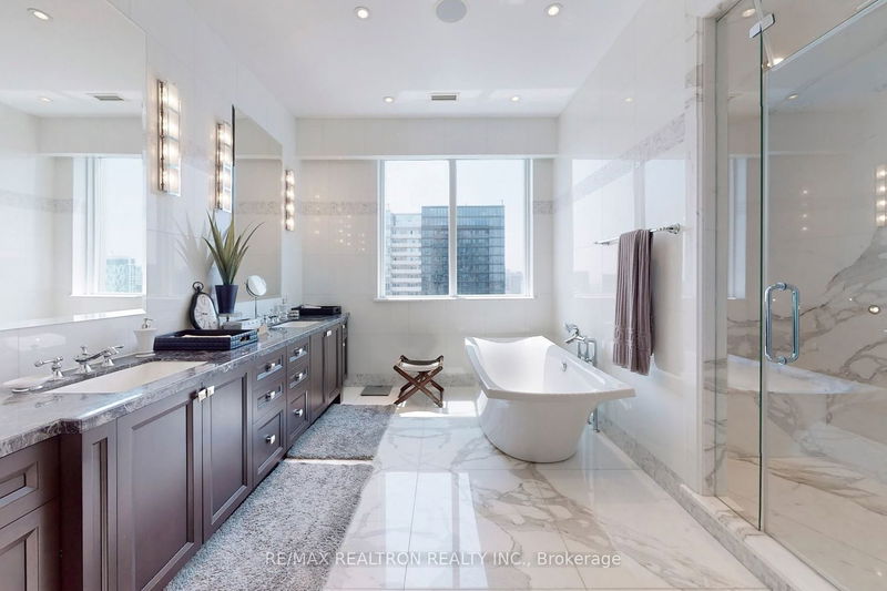 Preview image for 761 Bay St #4001, Toronto