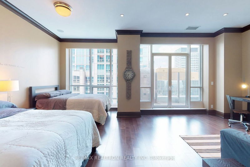 Preview image for 761 Bay St #4001, Toronto