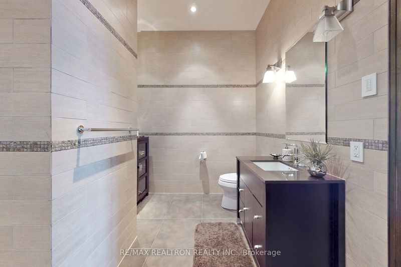 Preview image for 761 Bay St #4001, Toronto