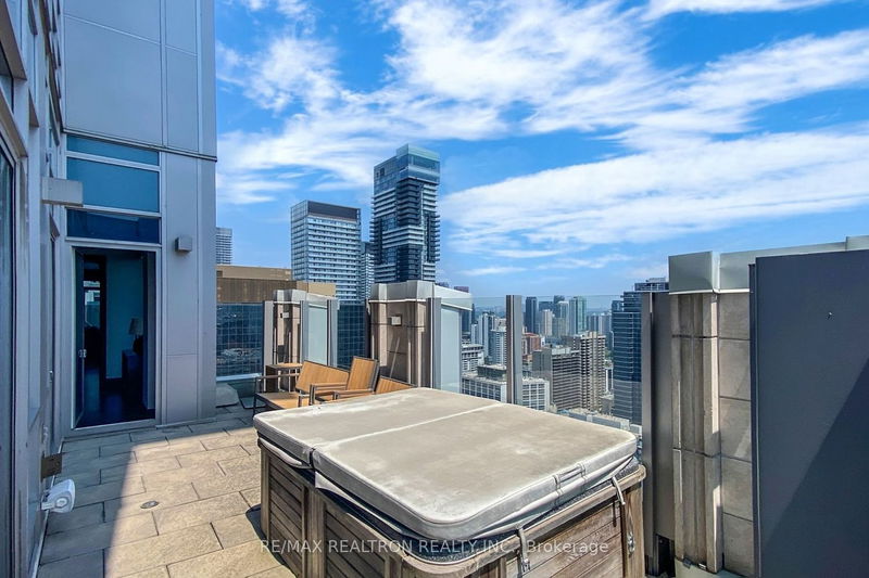 Preview image for 761 Bay St #4001, Toronto