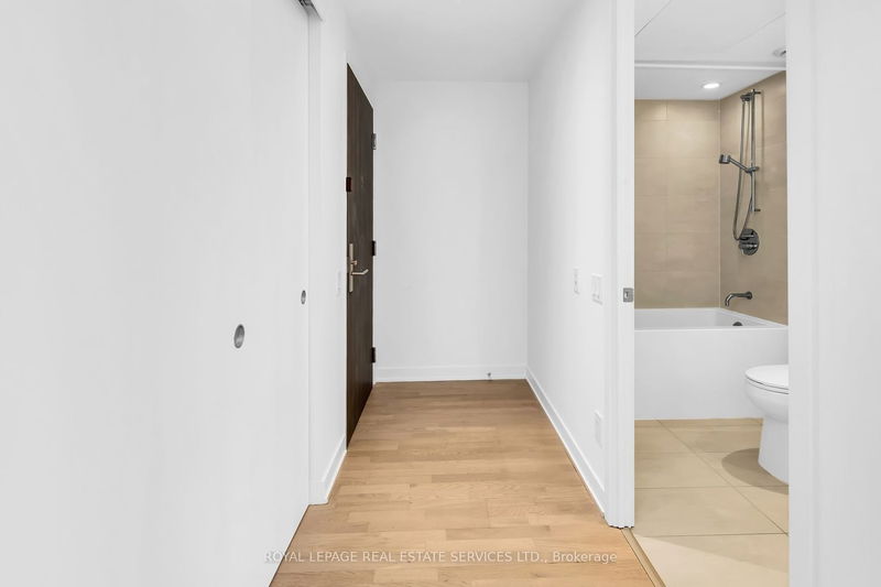 Preview image for 185 Roehampton Ave #2509, Toronto