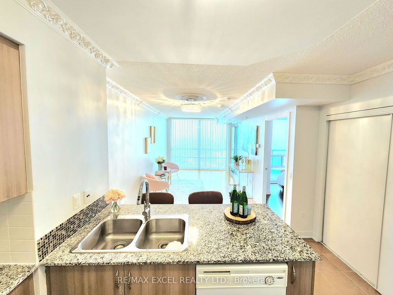 Preview image for 5740 Yonge St #803, Toronto
