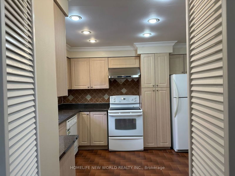 Preview image for 33 Yatesbury Rd, Toronto
