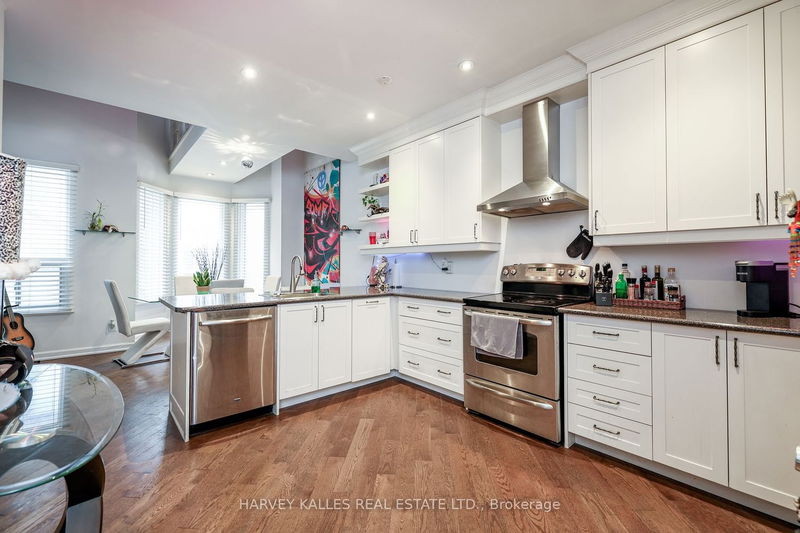 Preview image for 530 Richmond St W, Toronto