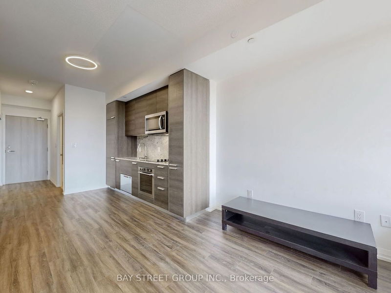 Preview image for 75 Canterbury Pl #1609, Toronto