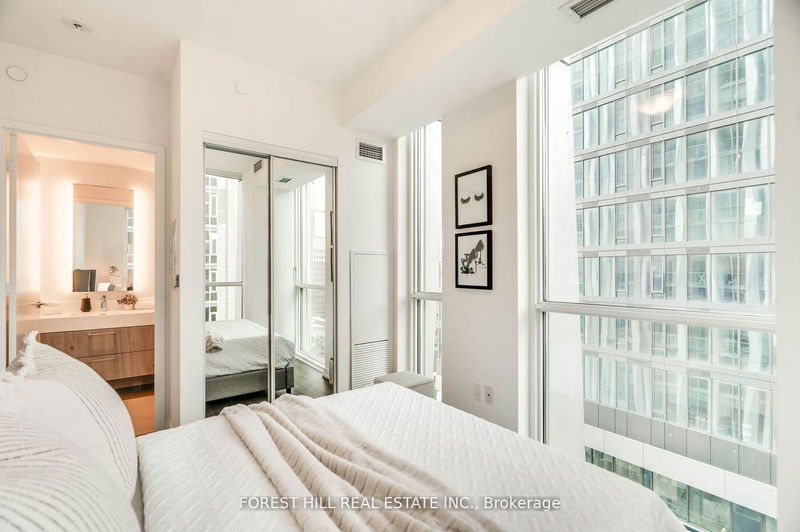 Preview image for 1 Yorkville Ave #802, Toronto