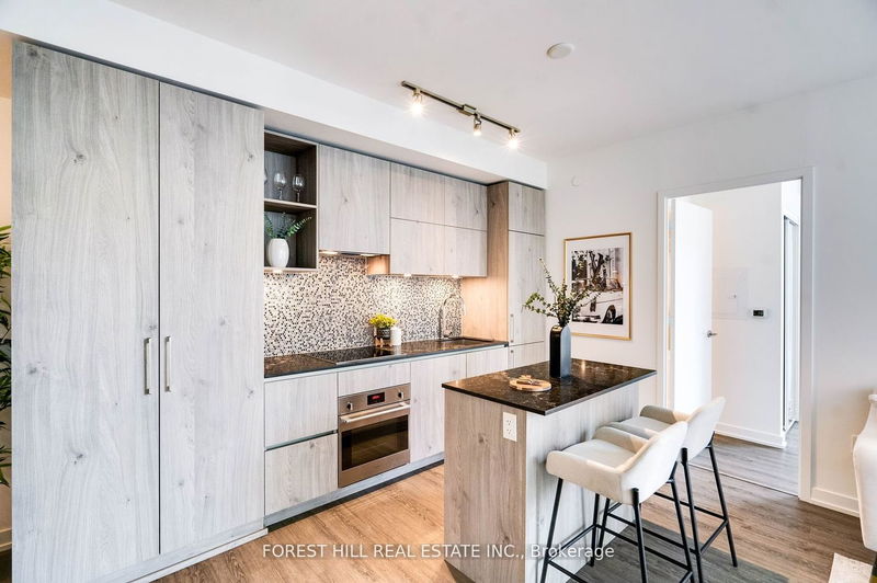 Preview image for 1 Yorkville Ave #802, Toronto