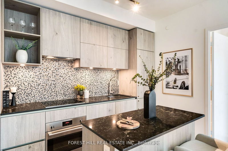 Preview image for 1 Yorkville Ave #802, Toronto