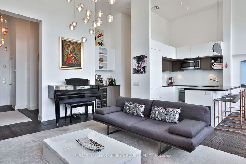 Preview image for 111 St Clair Ave W #819, Toronto