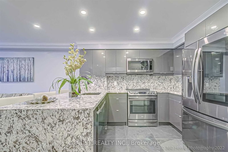 Preview image for 15 Northtown Way #516, Toronto