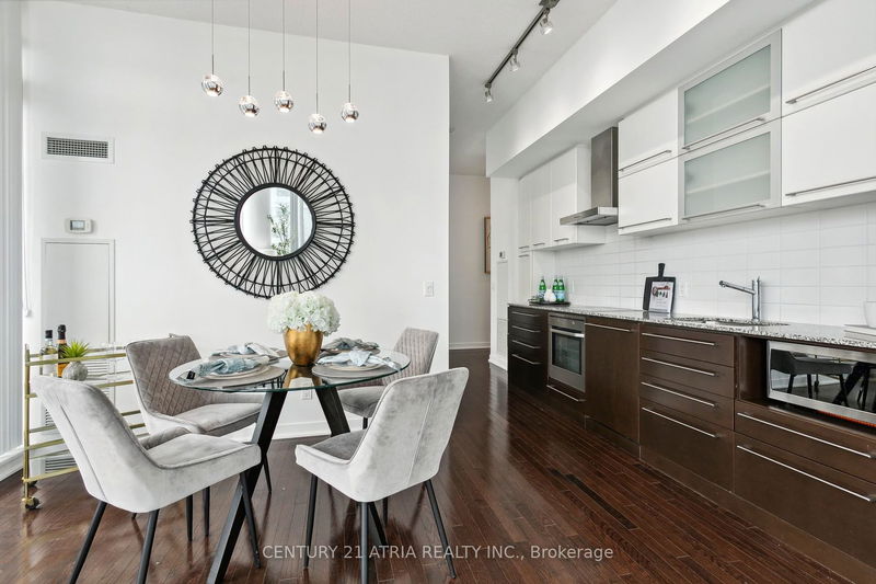 Preview image for 770 Bay St #1212, Toronto