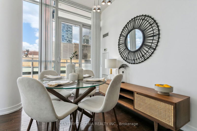 Preview image for 770 Bay St #1212, Toronto