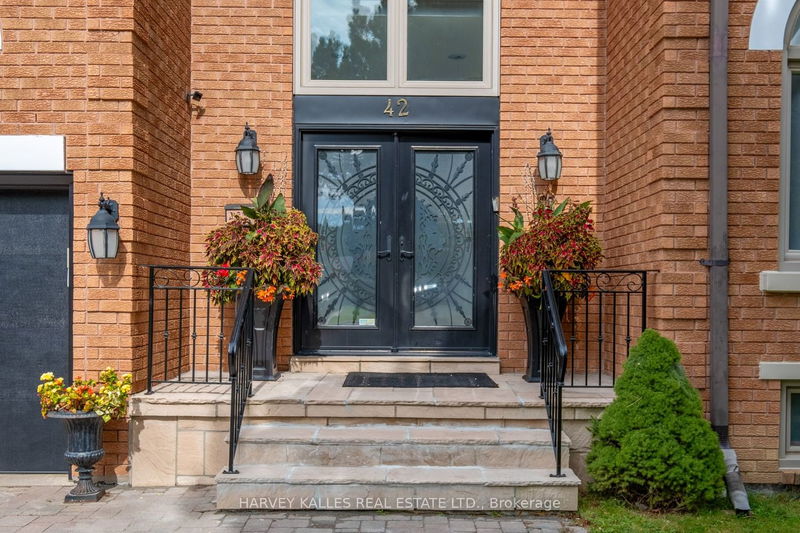 Preview image for 42 Grangemill Cres, Toronto