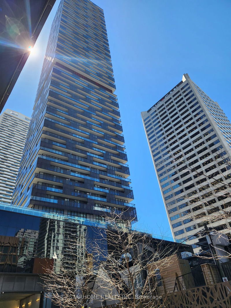 Preview image for 8 Eglinton Ave E #1104, Toronto