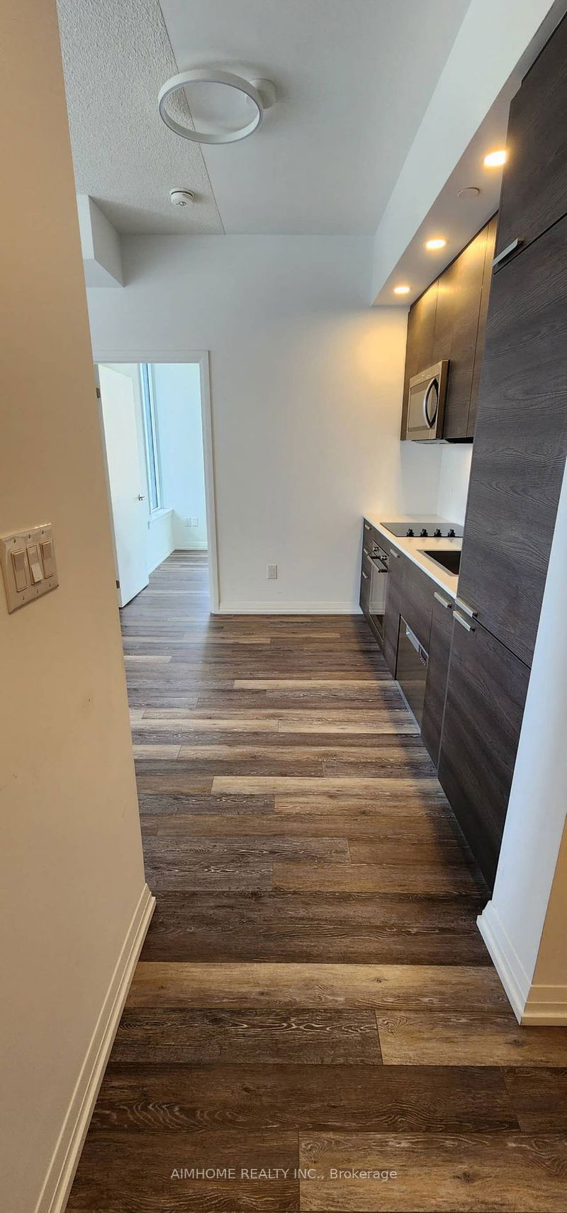 Preview image for 75 Canterbury Pl #1111, Toronto