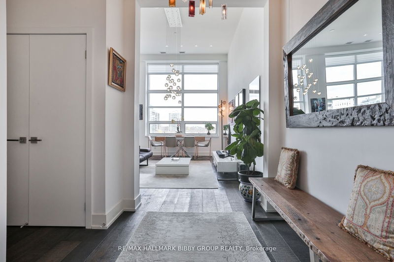 Preview image for 111 St Clair Ave W #819, Toronto