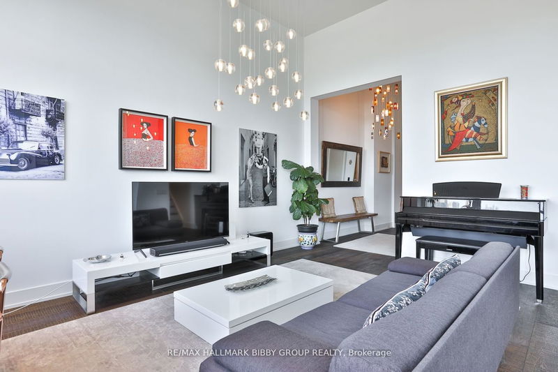 Preview image for 111 St Clair Ave W #819, Toronto