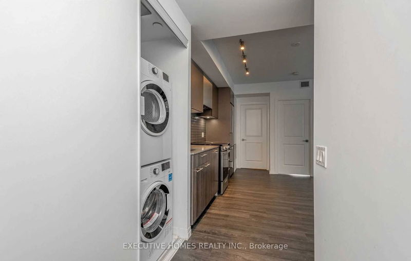 Preview image for 251 Jarvis St #2103, Toronto