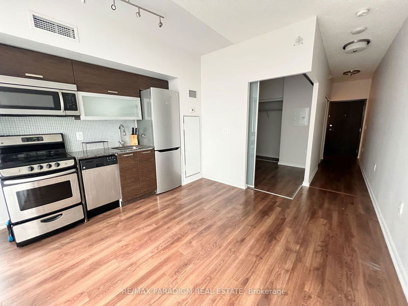 Preview image for 36 Lisgar St #822E, Toronto