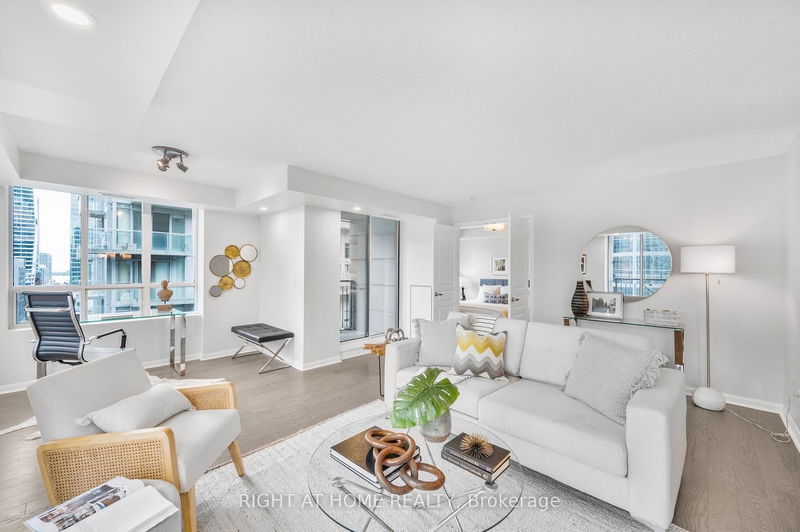 Preview image for 140 Simcoe St #1415, Toronto