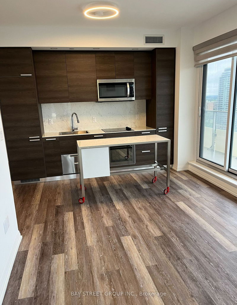 Preview image for 75 CANTERBURY Pl #2502, Toronto