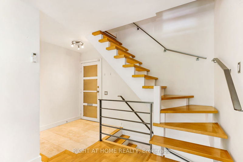 Preview image for 28 Admiral Rd #6, Toronto