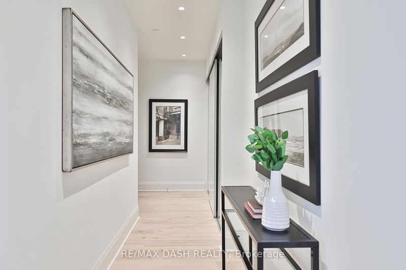 Preview image for 151 Avenue Rd #804, Toronto