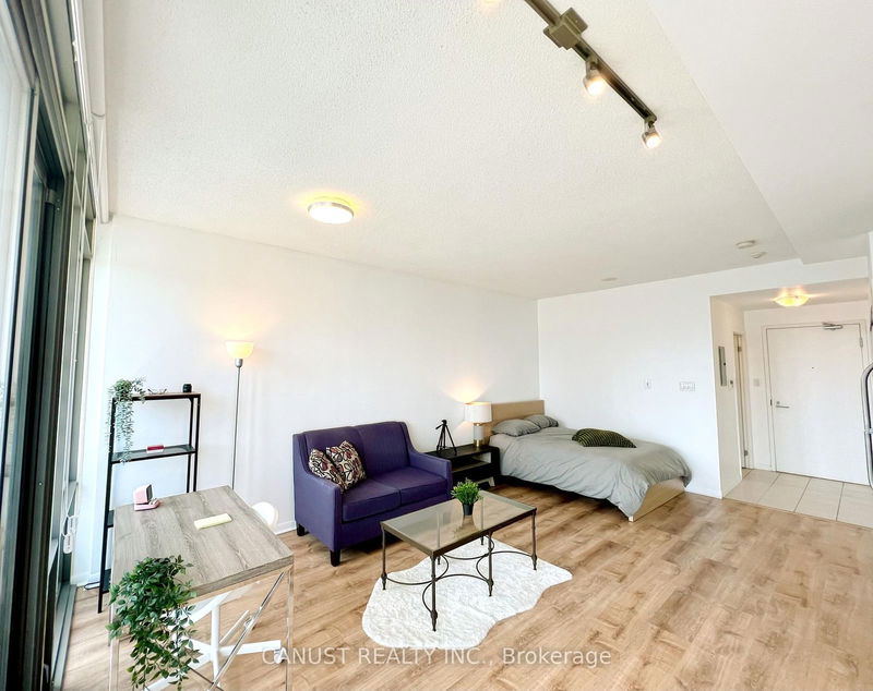 Preview image for 38 Grenville St #3305, Toronto