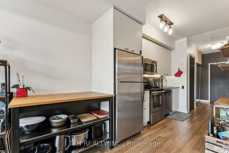 Preview image for 775 King St W #906, Toronto