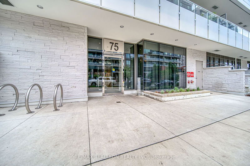 Preview image for 75 Canterbury Pl #1705, Toronto