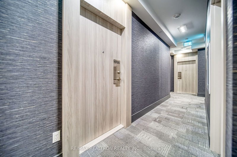 Preview image for 75 Canterbury Pl #1705, Toronto