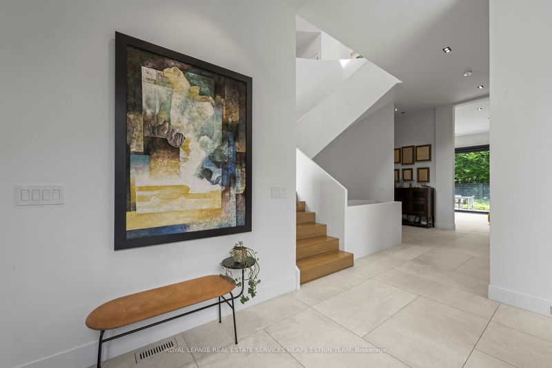 Preview image for 108 Stratford Cres, Toronto