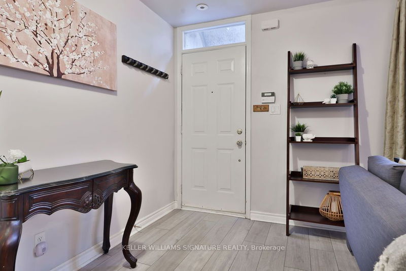 Preview image for 98 Carr St S #7, Toronto