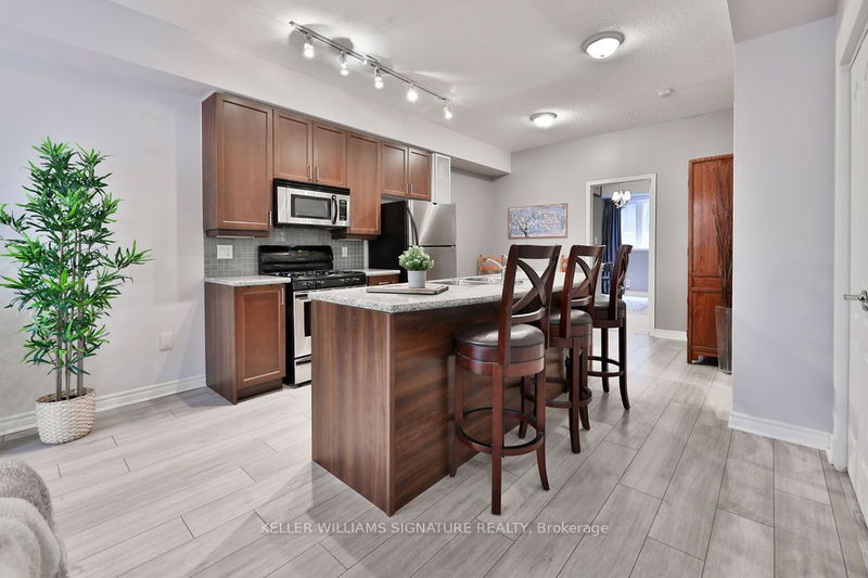 Preview image for 98 Carr St S #7, Toronto