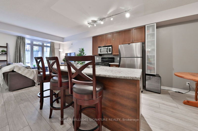 Preview image for 98 Carr St S #7, Toronto