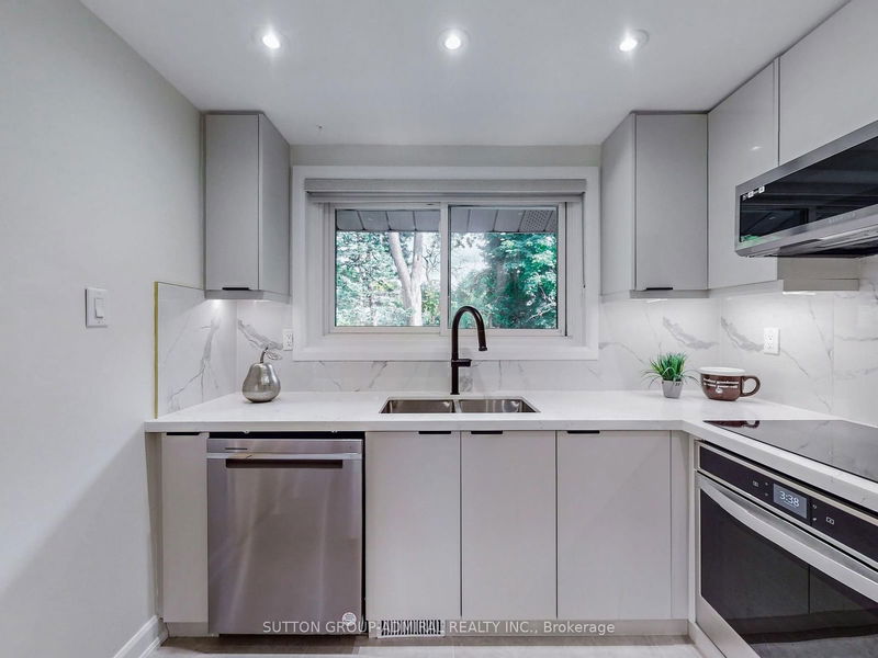 Preview image for 23 Quincy Cres, Toronto