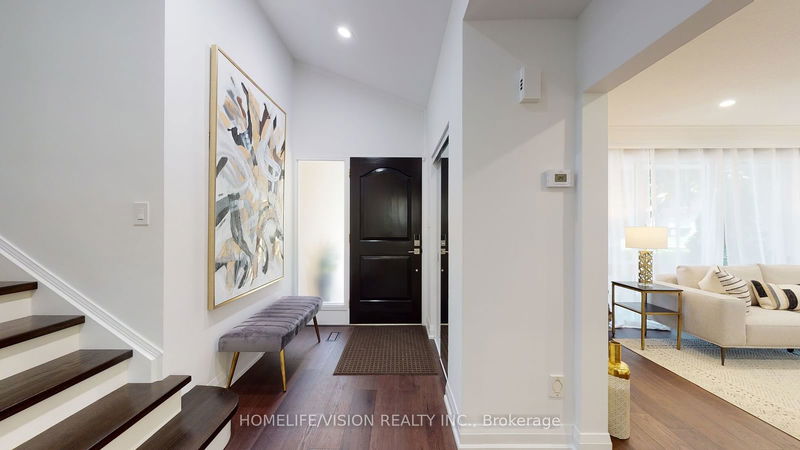 Preview image for 12 Flaremore Cres, Toronto