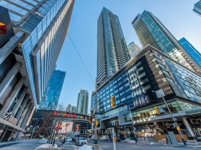 Preview image for 65 Bremner Blvd #2908, Toronto