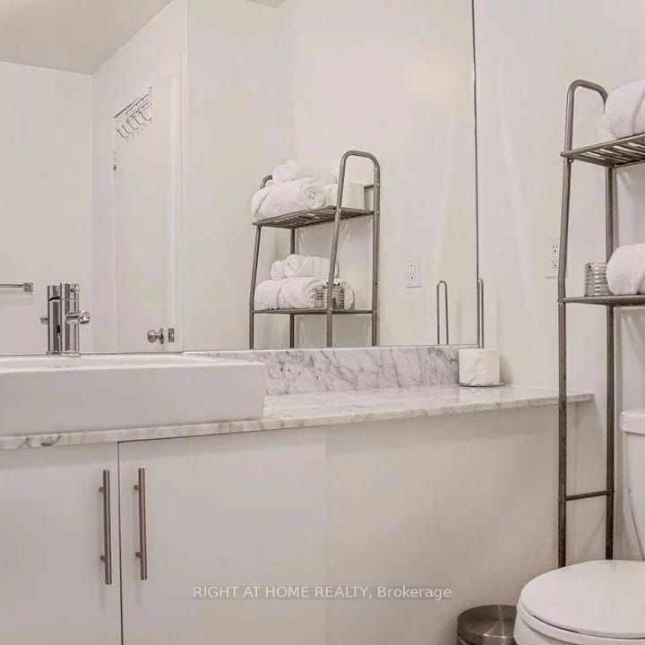Preview image for 65 Bremner Blvd #2908, Toronto