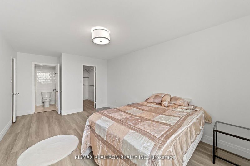 Preview image for 3000 Bathurst St #706, Toronto