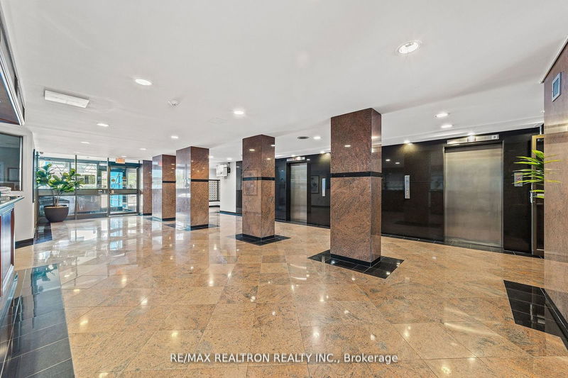 Preview image for 3000 Bathurst St #706, Toronto