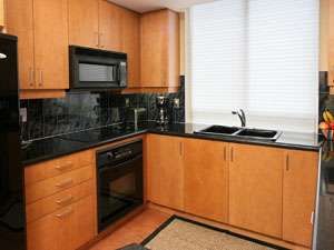 Preview image for 20 Collier St #1008, Toronto