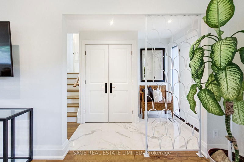 Preview image for 164 Sweeney Dr, Toronto