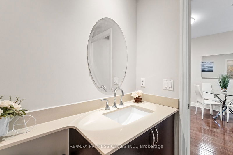 Preview image for 35 Balmuto St #2104, Toronto