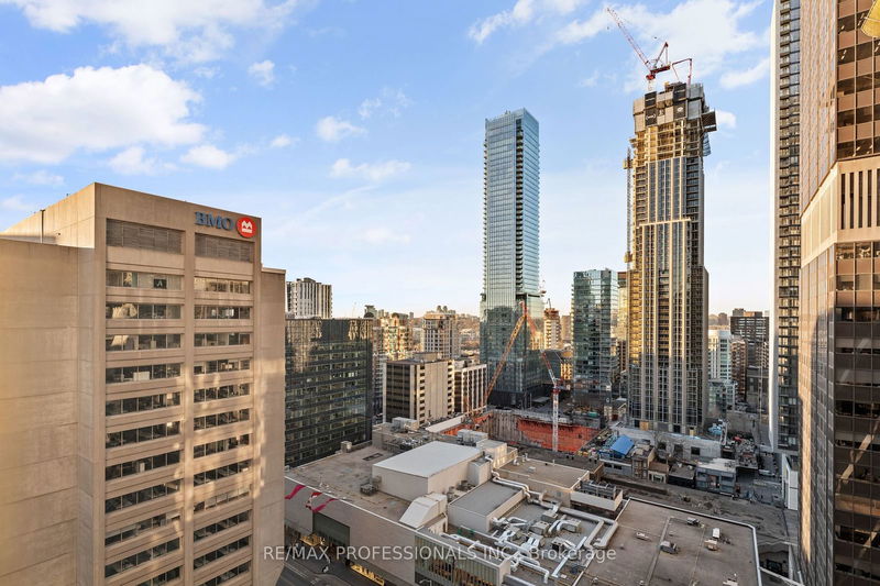 Preview image for 35 Balmuto St #2104, Toronto