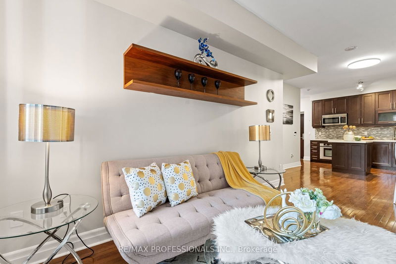 Preview image for 35 Balmuto St #2104, Toronto