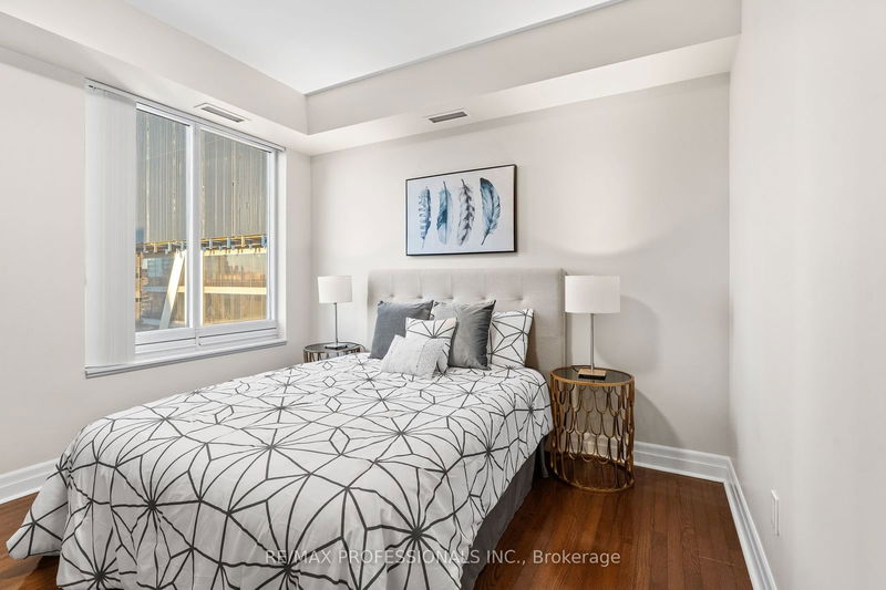 Preview image for 35 Balmuto St #2104, Toronto