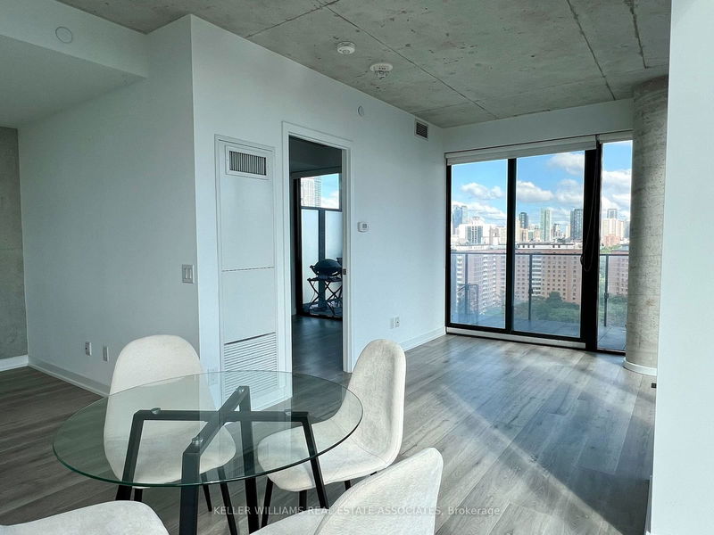 Preview image for 55 Ontario St #1703, Toronto