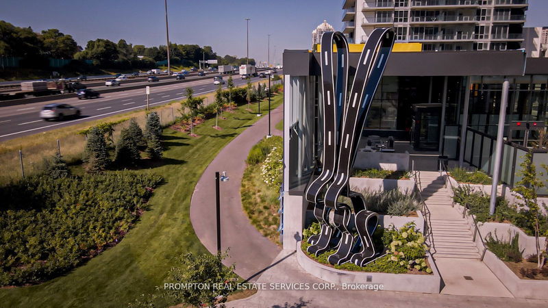 Preview image for 95 Mcmahon Dr #811, Toronto
