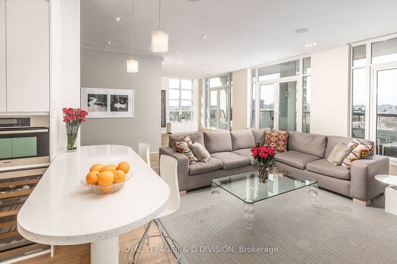 Preview image for 68 Yorkville Ave #1602, Toronto